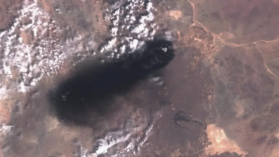 Ataque contra oleoduto na Arábia Saudita causa incêndio visto do espaço
